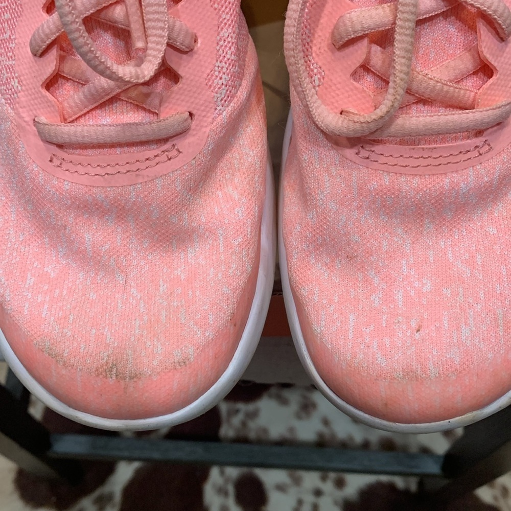 Nike - Picture 3 of 3